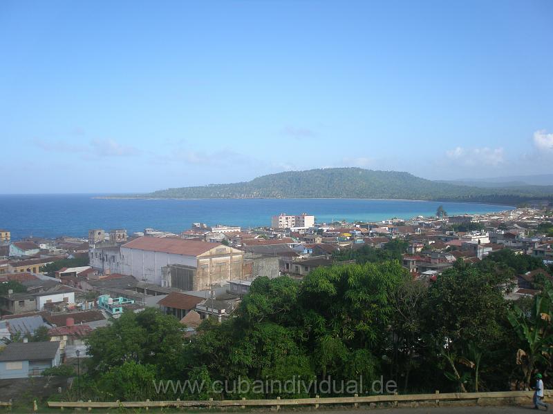 3910 Baracoa - Blick vom Hotel El Castillo.JPG